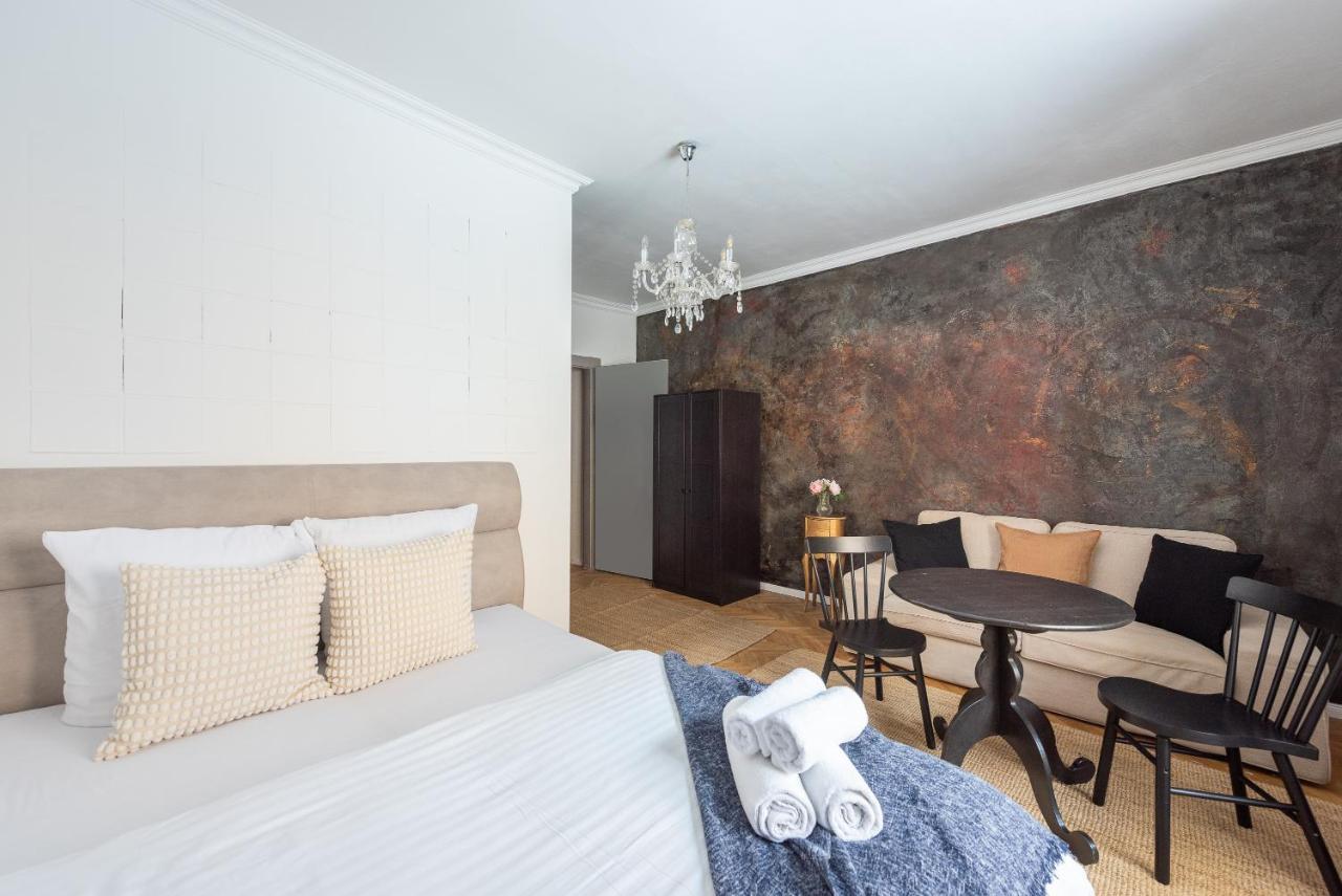 Crystal Apartment Прага Экстерьер фото