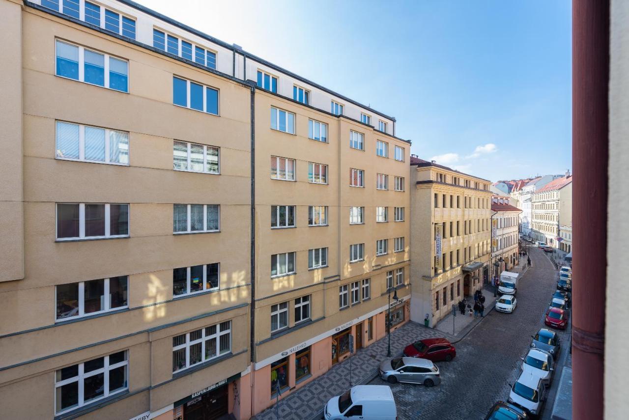 Crystal Apartment Прага Экстерьер фото