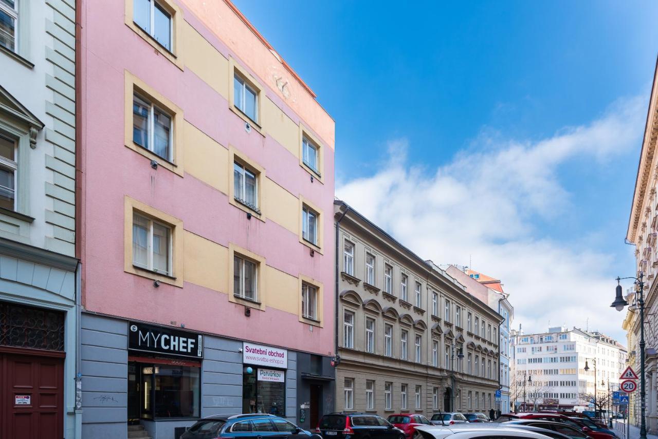 Crystal Apartment Прага Экстерьер фото